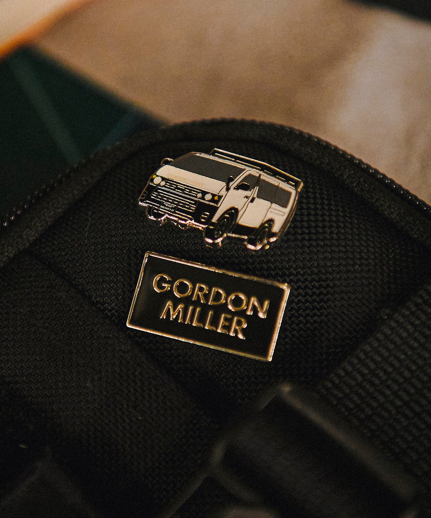ピンズ GMLロゴ – GORDON MILLER