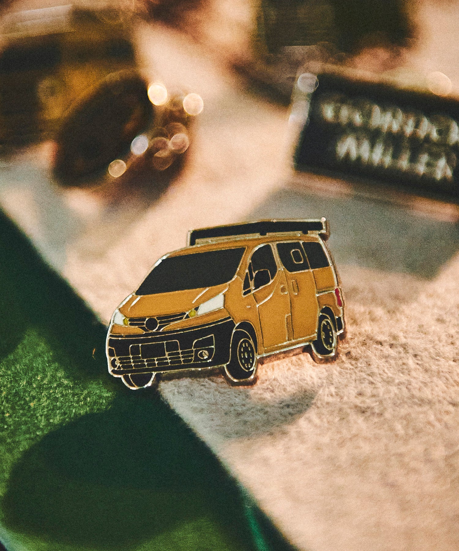ピンズ GMLVAN – GORDON MILLER