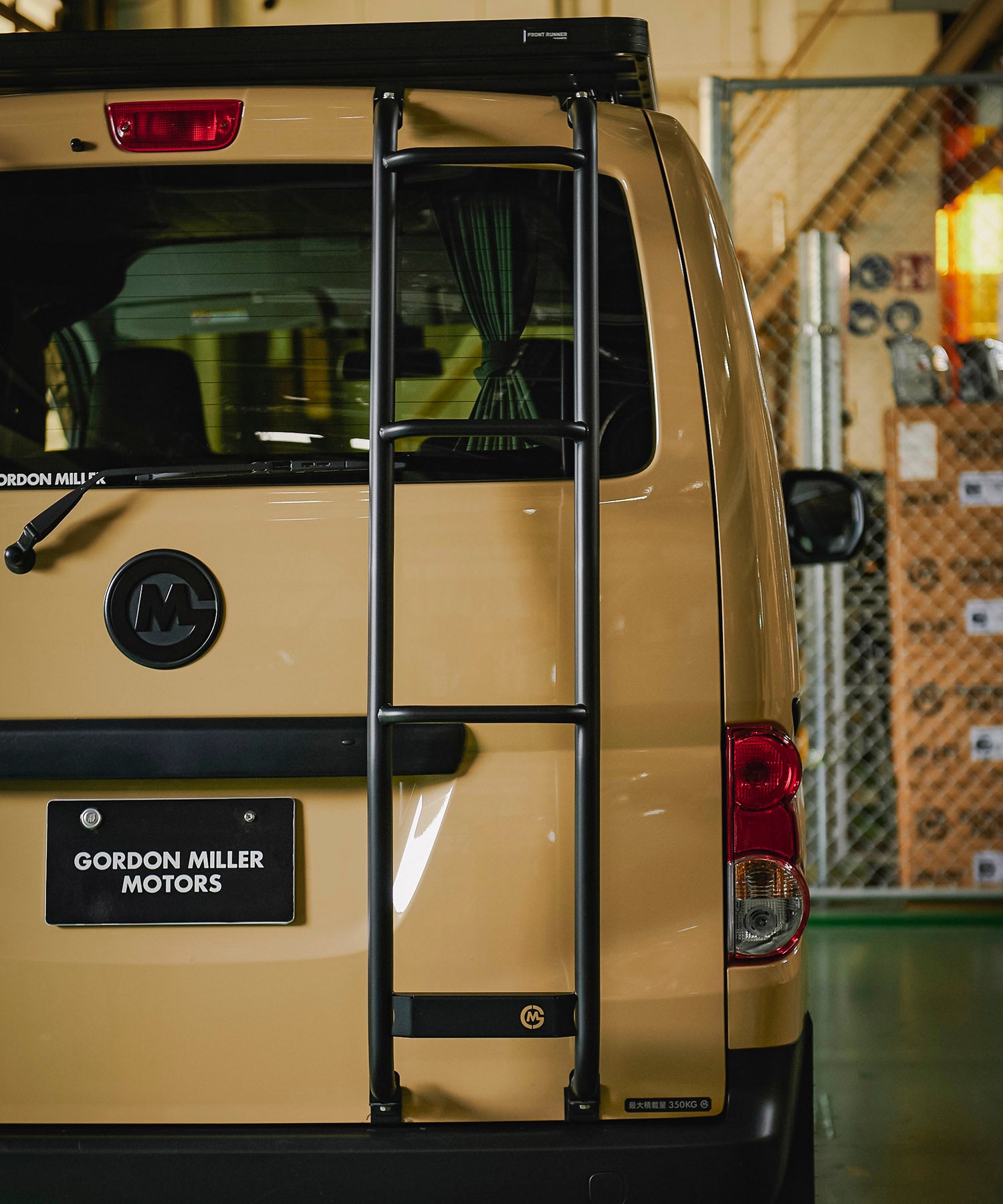カスタムパーツ リアラダー for NV200 – GORDON MILLER