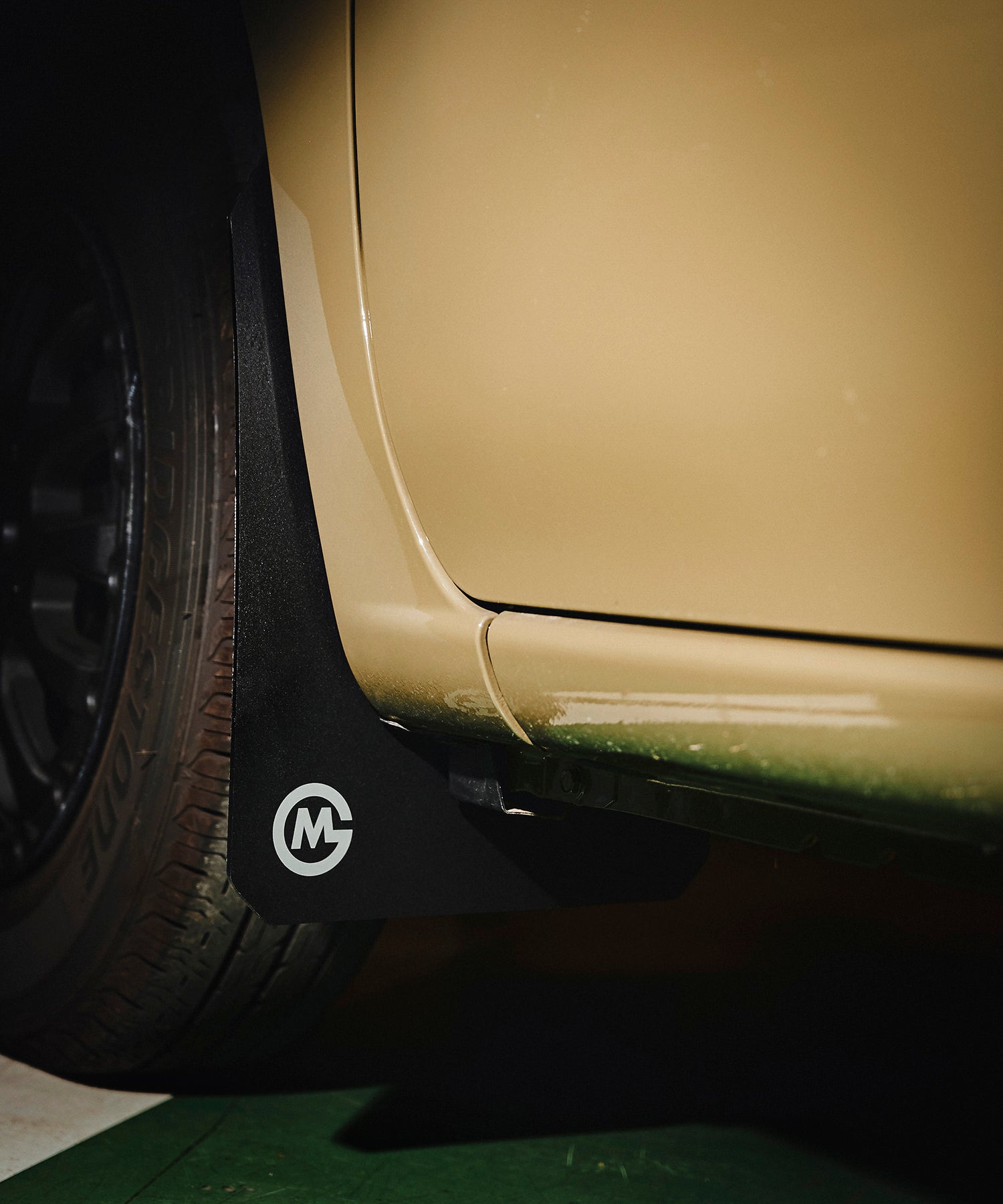 カスタムパーツ マッド フラップ for NV200 – GORDON MILLER