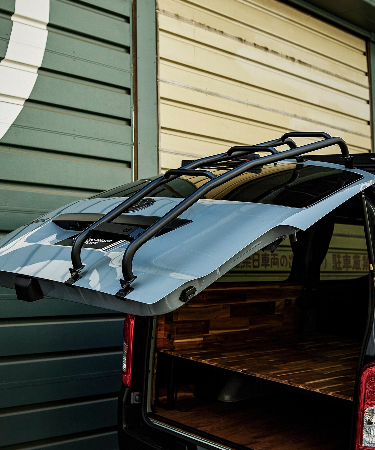 カスタムパーツ リアラダー for キャラバン – GORDON MILLER