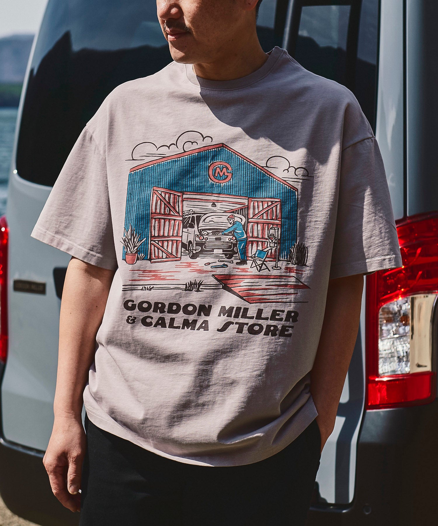 CALMA STORE グラフィック ガレージ TEE